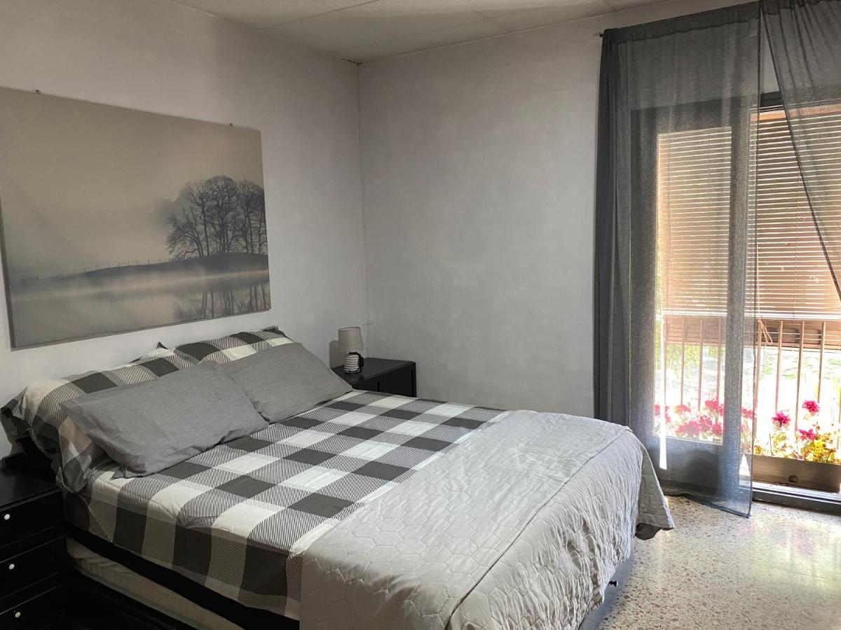 Apartamento Entero Con Terraza En El Centro De Rubí Exteriör bild