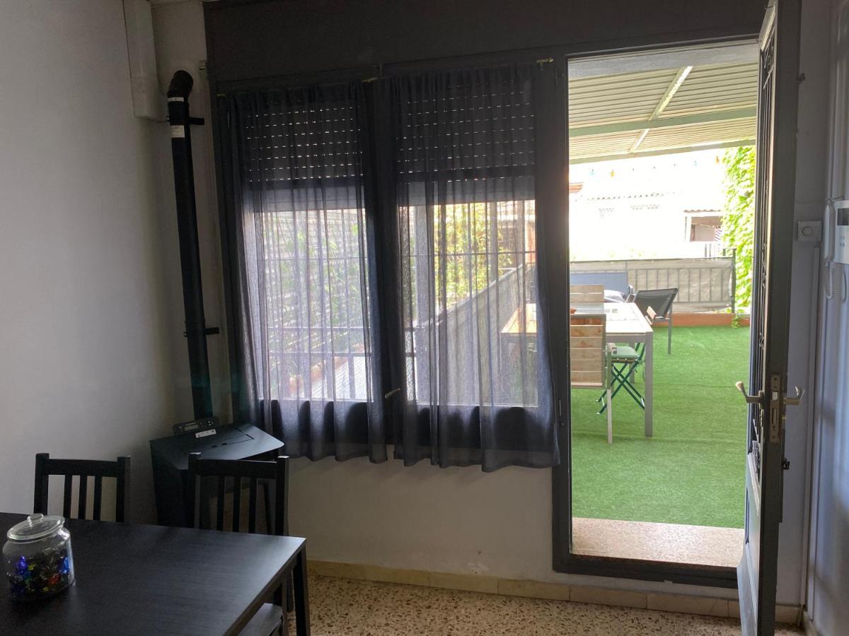 Apartamento Entero Con Terraza En El Centro De Rubí Exteriör bild